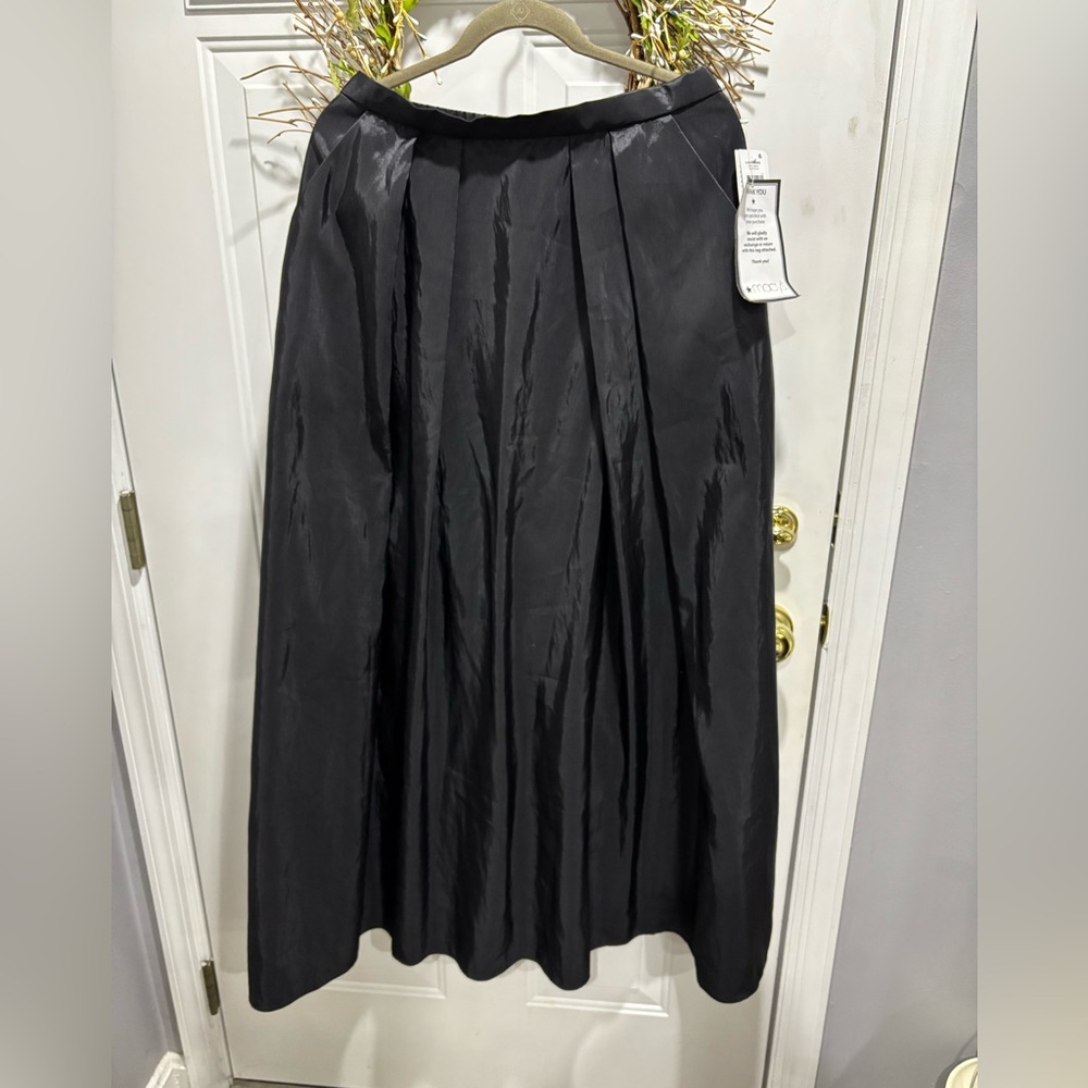 Elegant Black Maxi Skirt by Alex Evenings - Picture 2 of 9